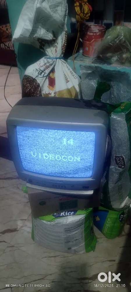 Old tv black and white 1970 modal