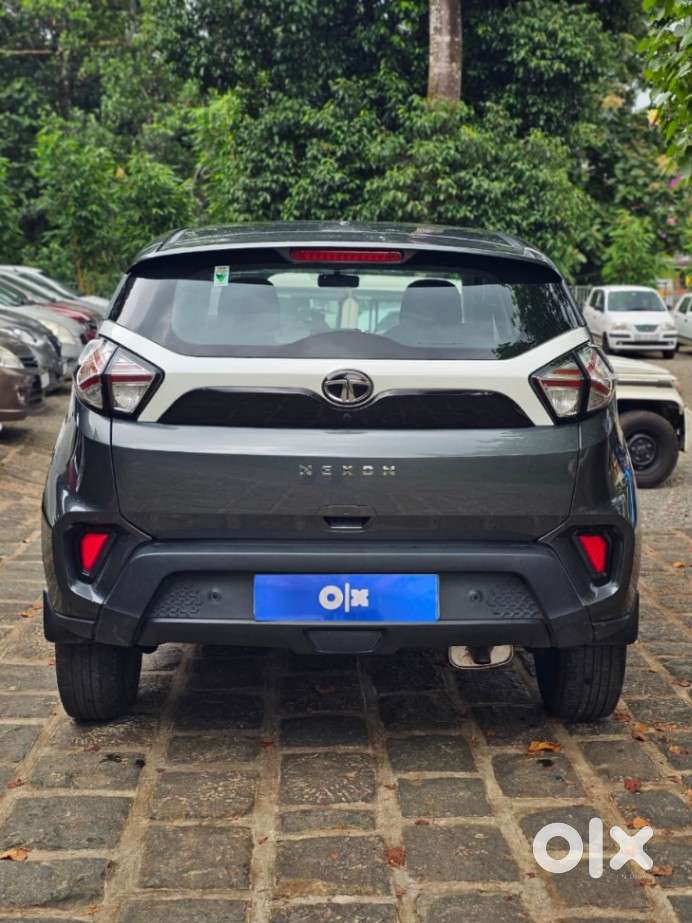 Tata Nexon 1.2 Revotron Xt, 2023, Petrol