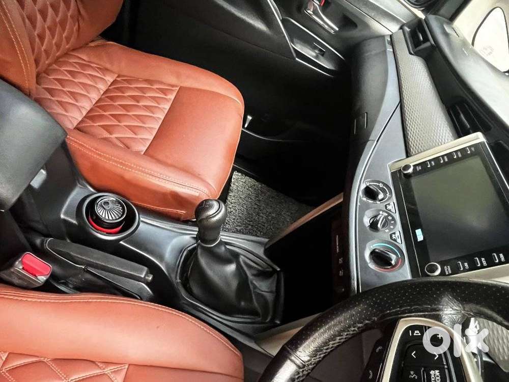 Toyota Innova Crysta 2.4 G Mt 8s, 2023, Diesel