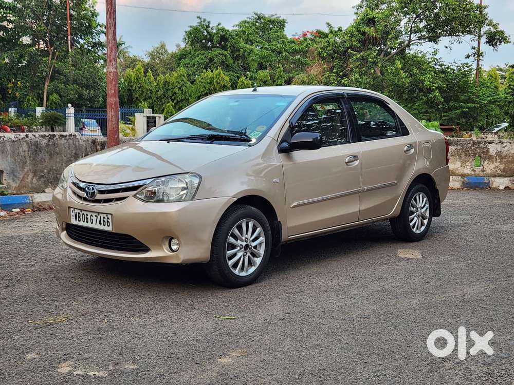 Toyota Etios Cross 1.5 V, 2011, Petrol
