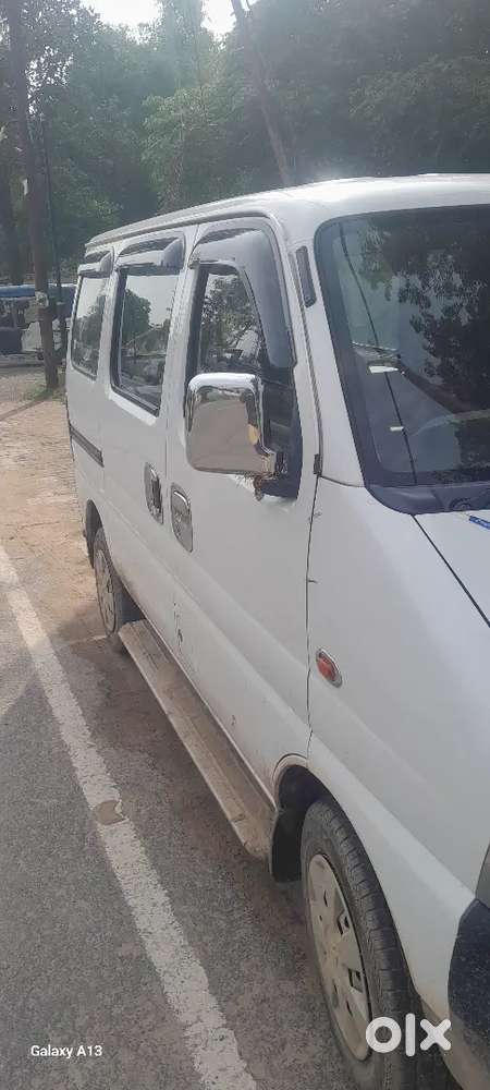 मारुति Ecco Cng + Petrol