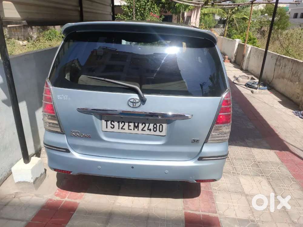 Toyota Innova 2010 Diesel 2nd Owner