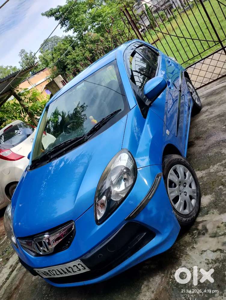 Honda Brio Petrol Mt 2012