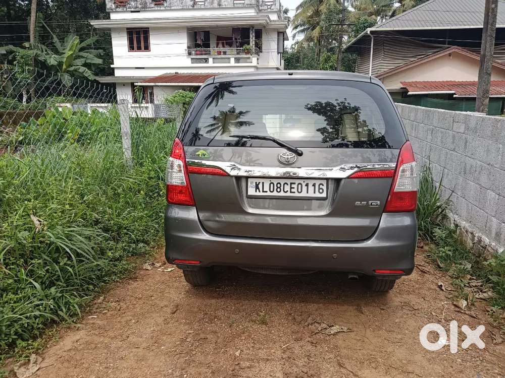 Toyota Innova 2014 Diesel 140000 Km Driven