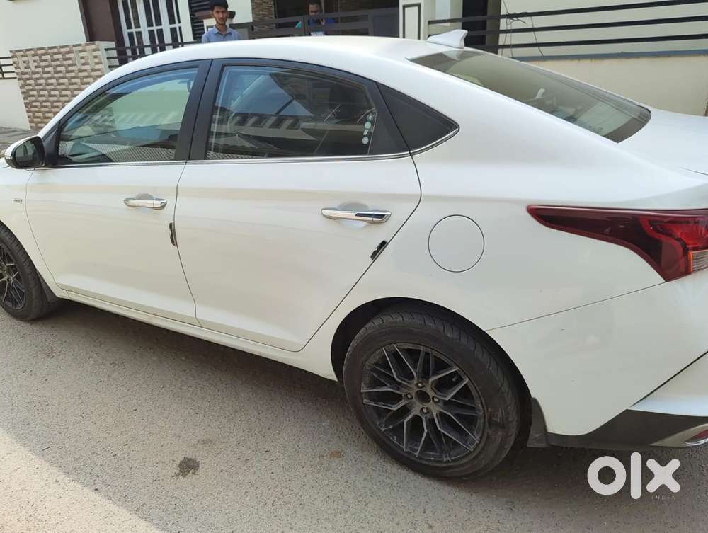 Hyundai Verna Sx 1.5 Petrol Ivt, 2022, Petrol