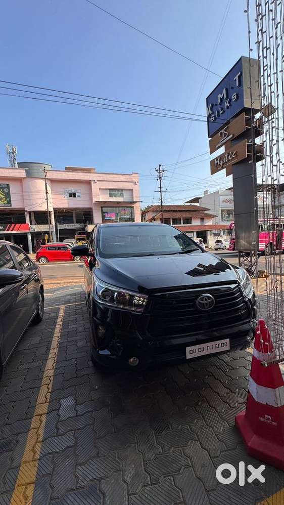 Toyota Innova Crysta 2016 Diesel Well Maintained