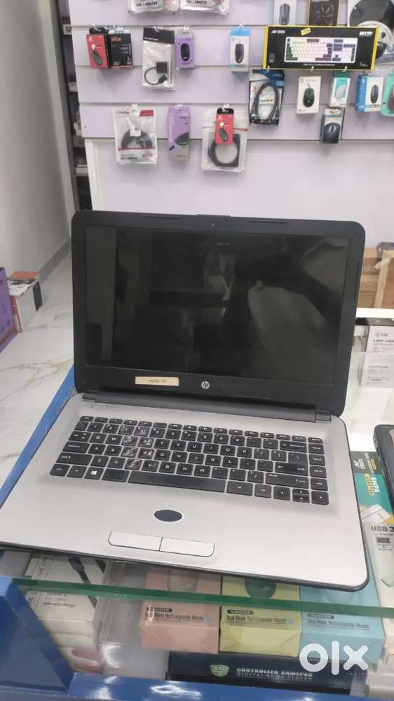 Hp i3 5th gen laptop very low bajet