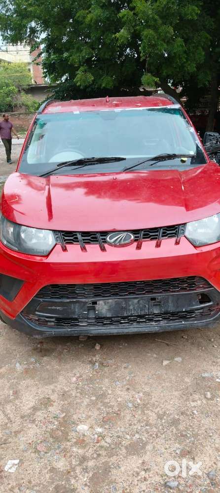 Mahindra Kuv 100 2016