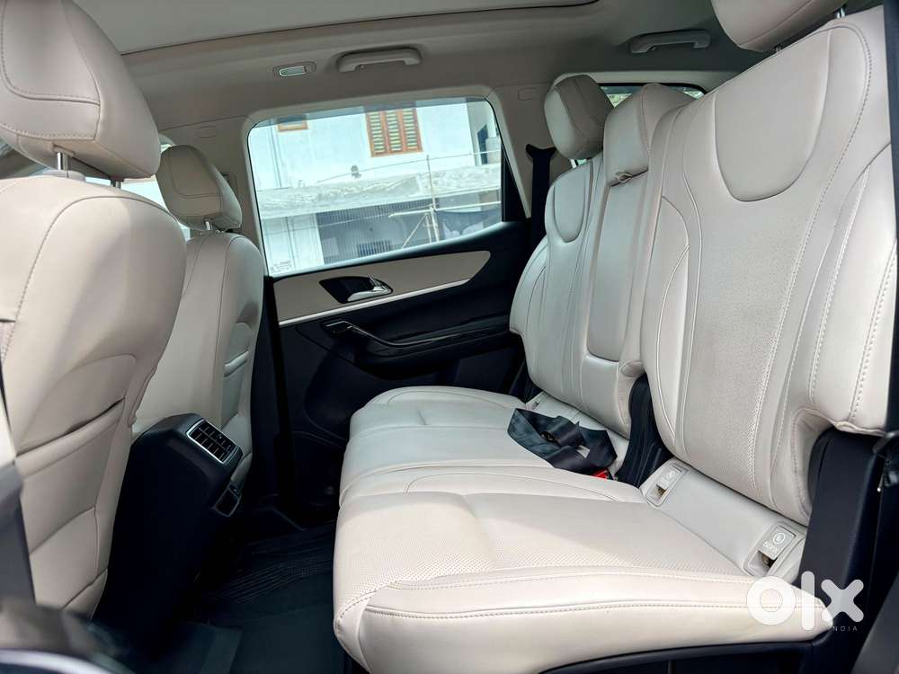 Mahindra Xuv700 2.2 Ax 7 Diesel At Luxury Pack Str, 2022, Diesel