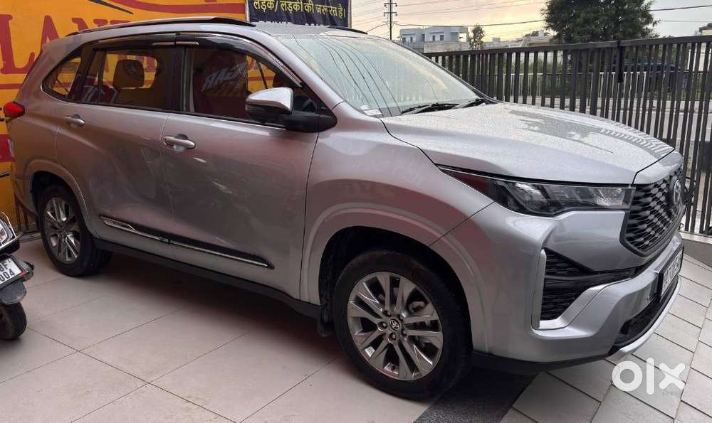 Toyota Innova Hycross, 2026, Petrol
