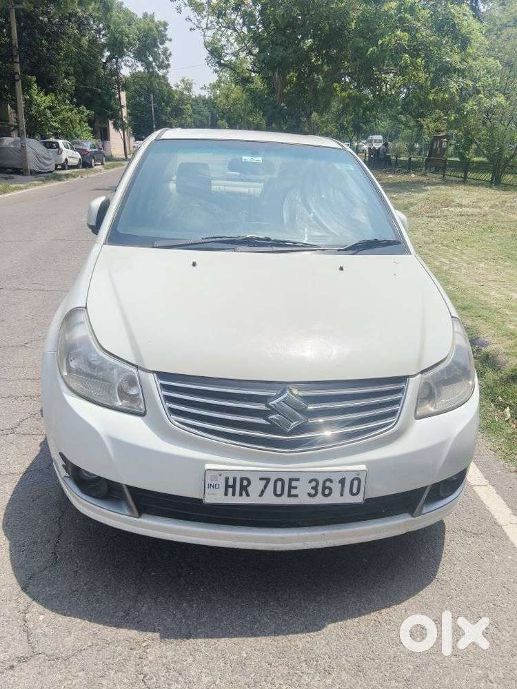 Maruti Suzuki Sx4 Vxi Bsiv, 2013, Petrol