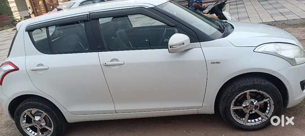 Maruti Suzuki Swift 2012 Diesel 99000 Km Driven