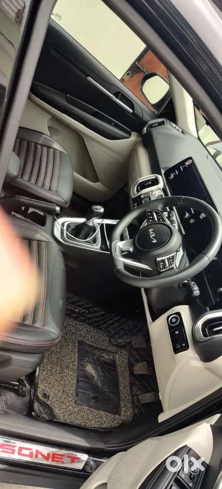 Kia Sonet 2023 Diesel Well Maintained, 15000km