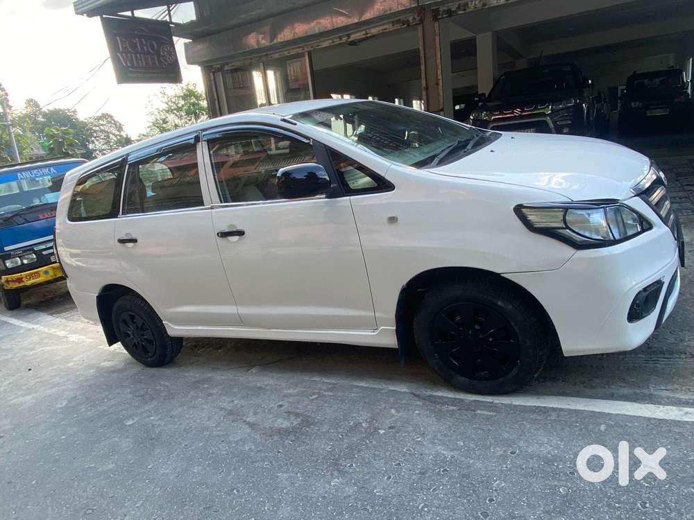 Toyota Innova 2012-2013 2.5 E Diesel Ps 8-seater, 2012, Diesel