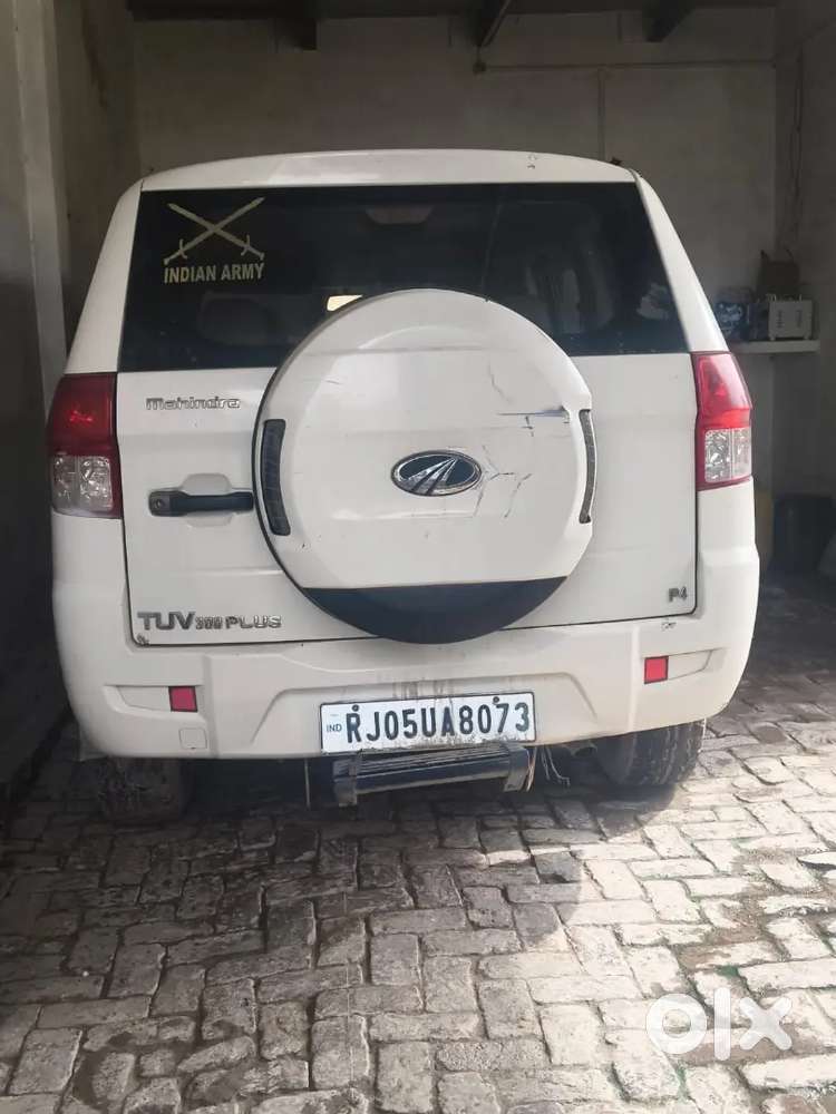 Mahindra Tuv300plus