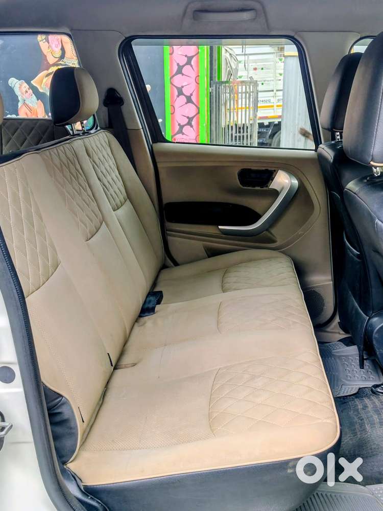 Mahindra Tuv 300 T10, 2018, Diesel