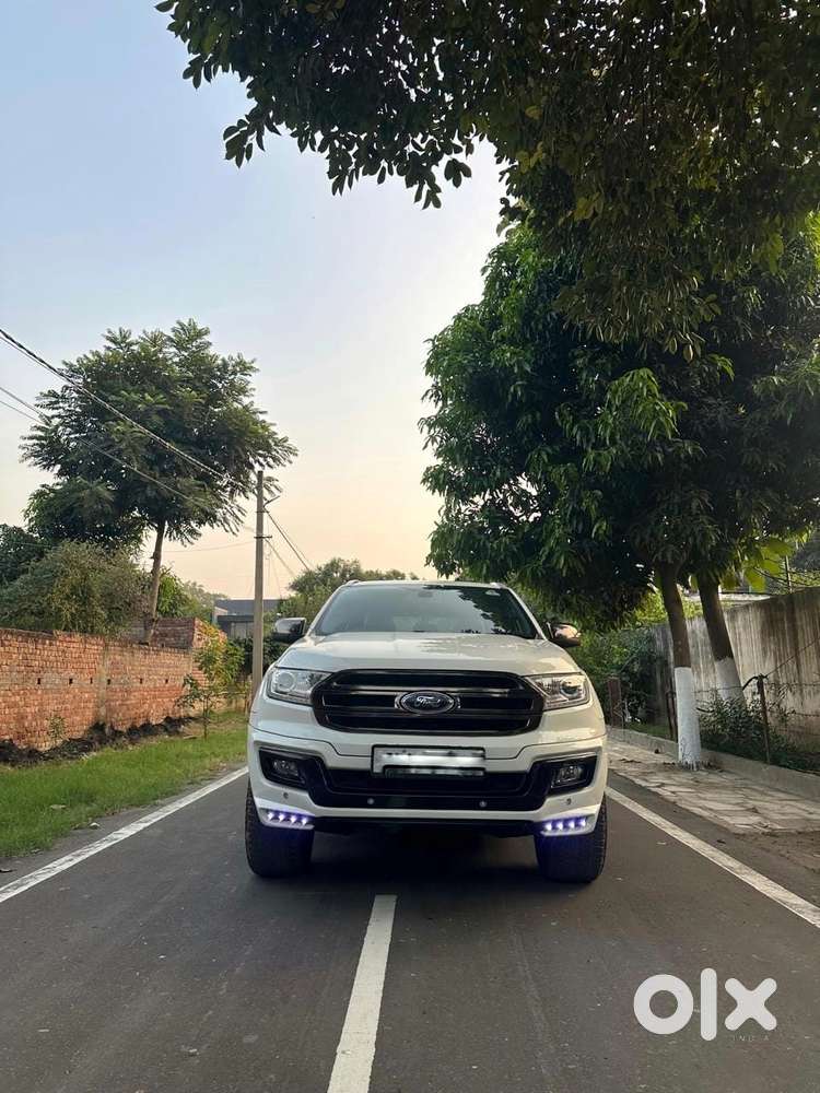 Ford Endeavour 3.2 Titanium At 4x4, 2017, Diesel