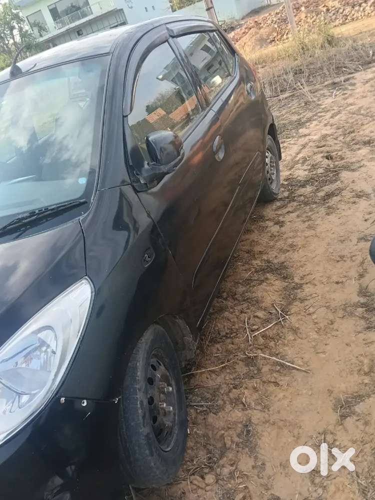 Hyundai I10 2012 Cng & Petrol Good Condition , Cng Company Fitted,