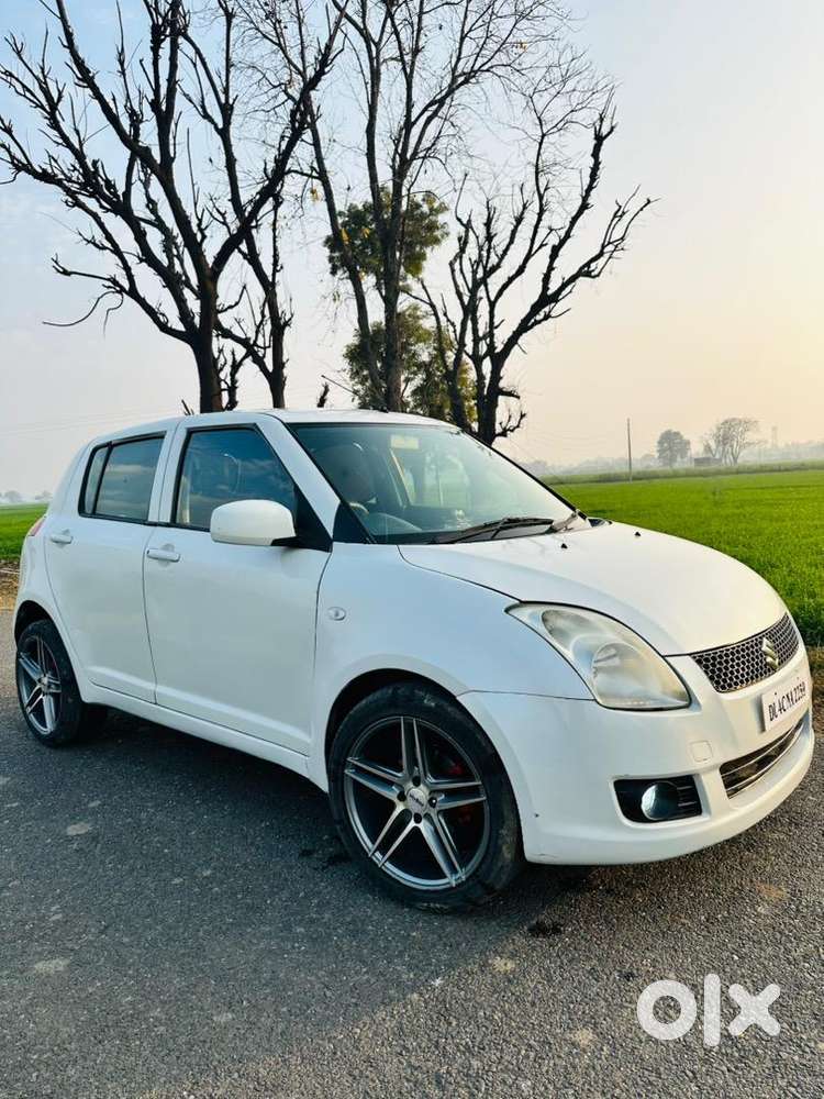 Maruti Suzuki Swift 2009 Petrol 90253 Km Driven