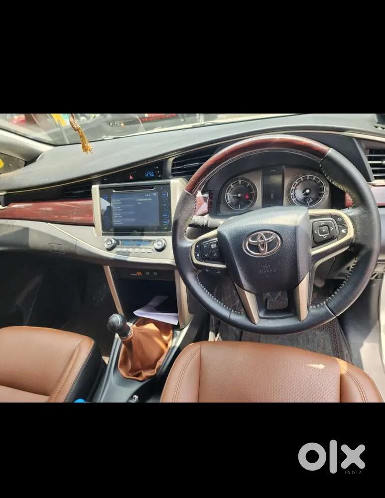 Toyota Innova Crysta 2017 Diesel Mt 8 Str