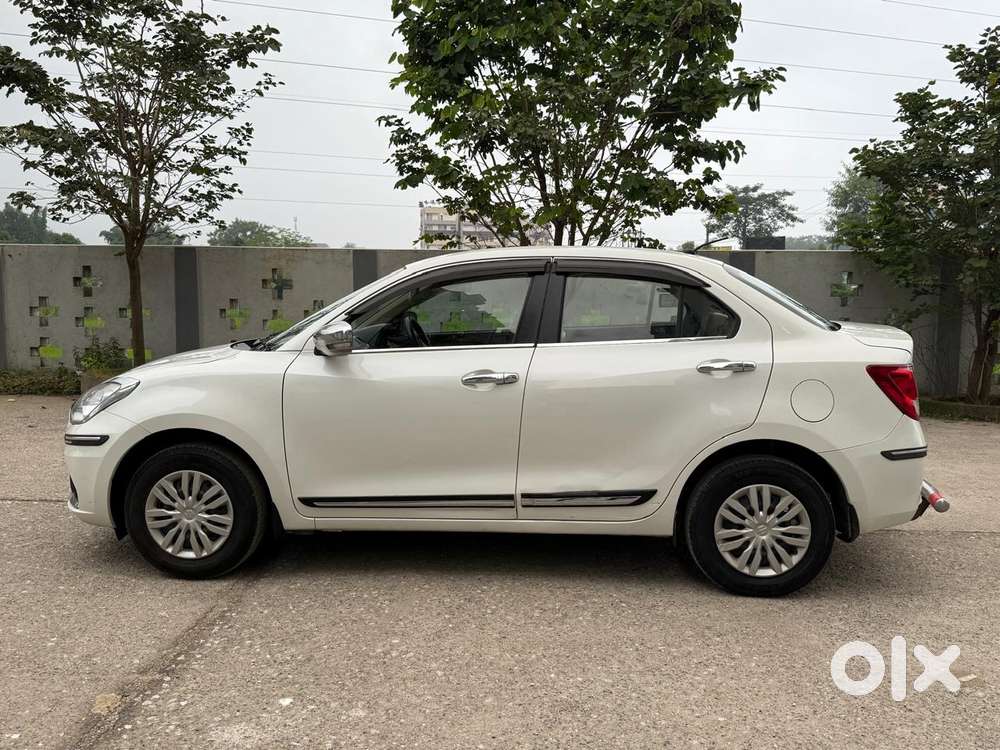 Maruti Suzuki Dzire 1.2 Vxi, 2023, Petrol