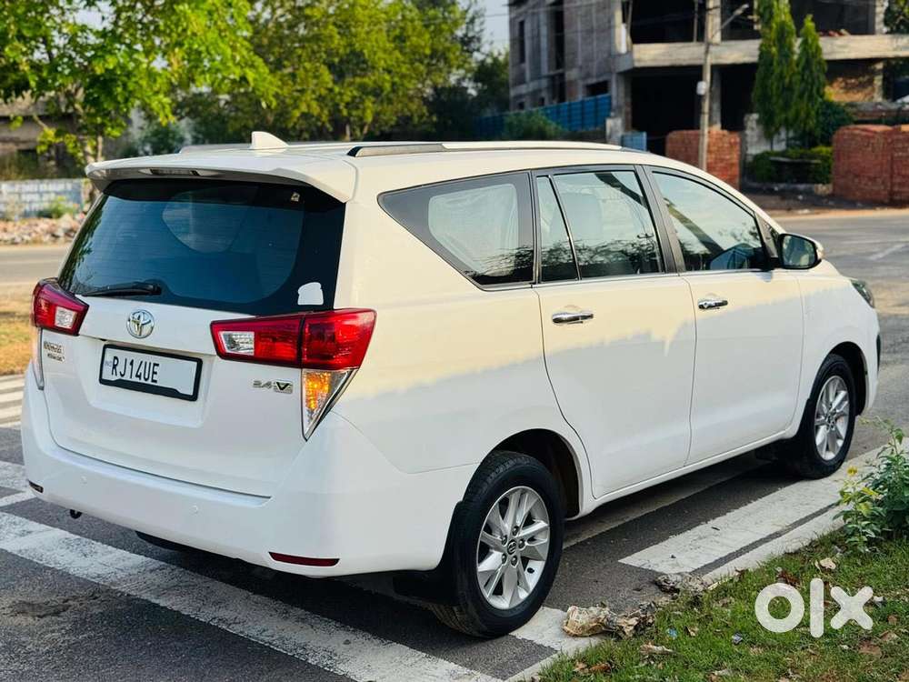 Toyota Innova Crysta 2.4 V, 2017, Diesel
