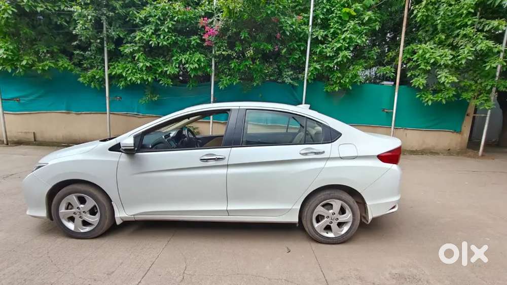 Honda City Petrol Topend Model Sanroof