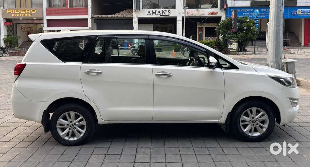 Toyota Innova Crysta 2.4 Vx Mt, 2016, Diesel