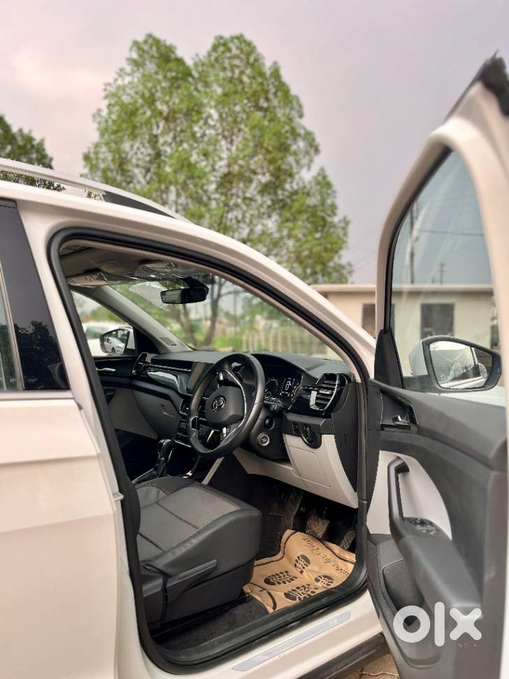 Skoda Kushaq 1.0 Tsi Style At, 2022, Petrol