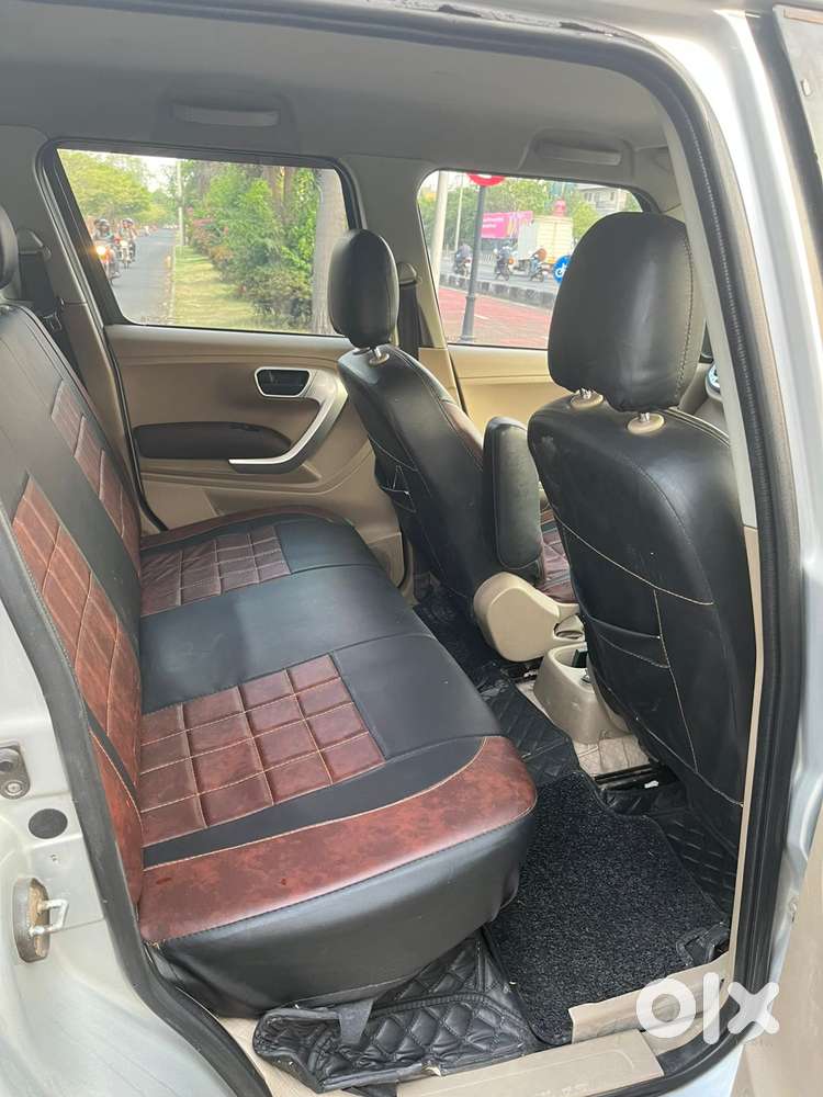 Mahindra Tuv 300 T8, 2017, Diesel