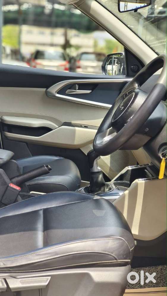 Kia Carens G 1.5 6mt Premium (o) 7-seater, 2023, Petrol