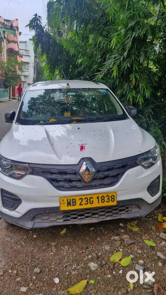 Renault Triber 1.0 Petrol 2024