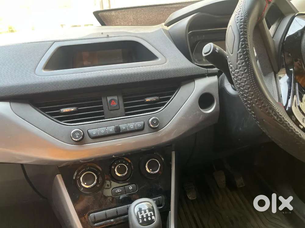 Tata Nexon Xm Petrol 2023  27k Km  Company Serviced, Well Maintained
