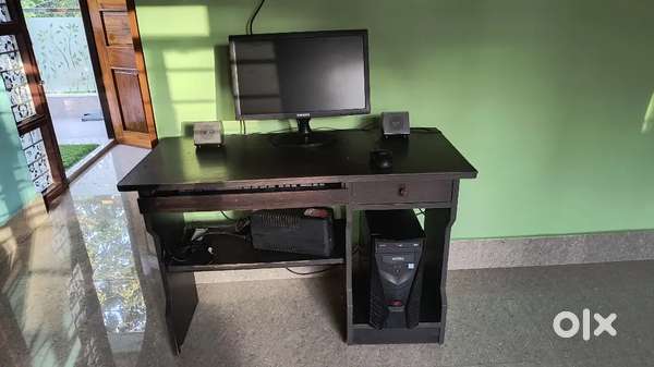 Sell computer setup with computer table