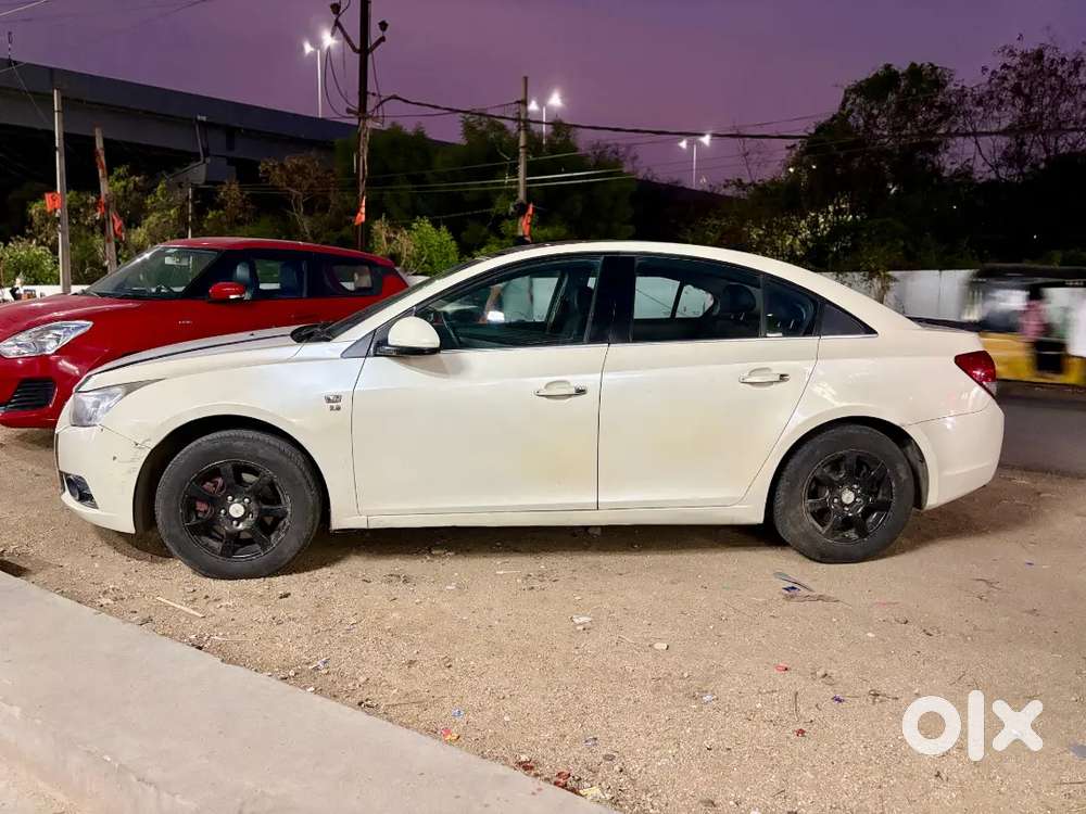 Chevrolet Cruze 2012 Diesel 140000 Km Driven