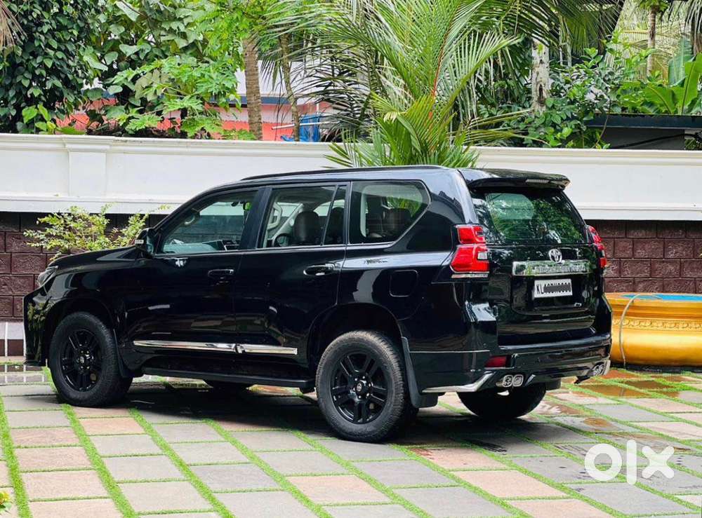 Lexus-facelifted Toyota Land Cruiser Prado 3.0 Vx L (2010) - Kl Reg