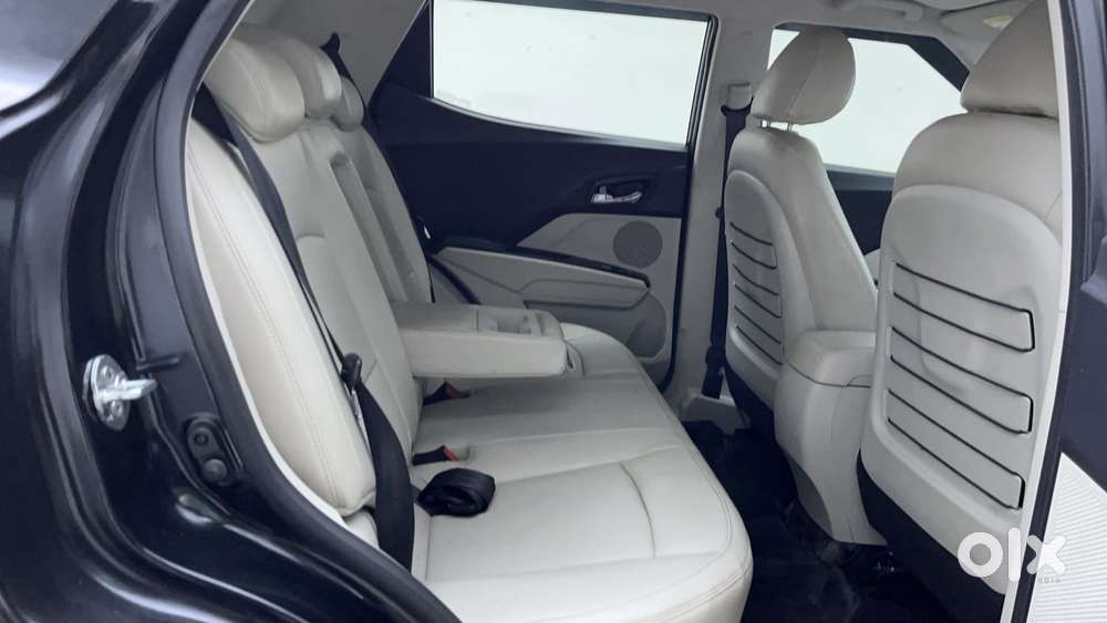 Mahindra Xuv300 W8 Option, 2023, Petrol