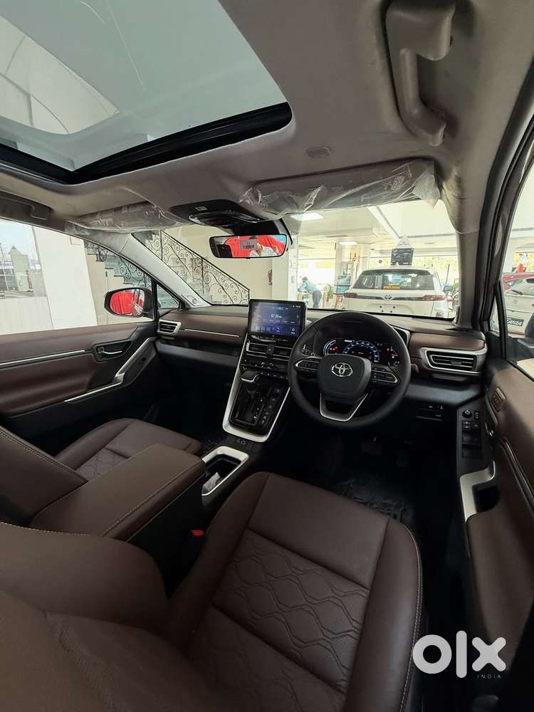 Toyota Innova Hycross 2.0 Zx (o) Hybrid 7 Str, 2026, Petrol