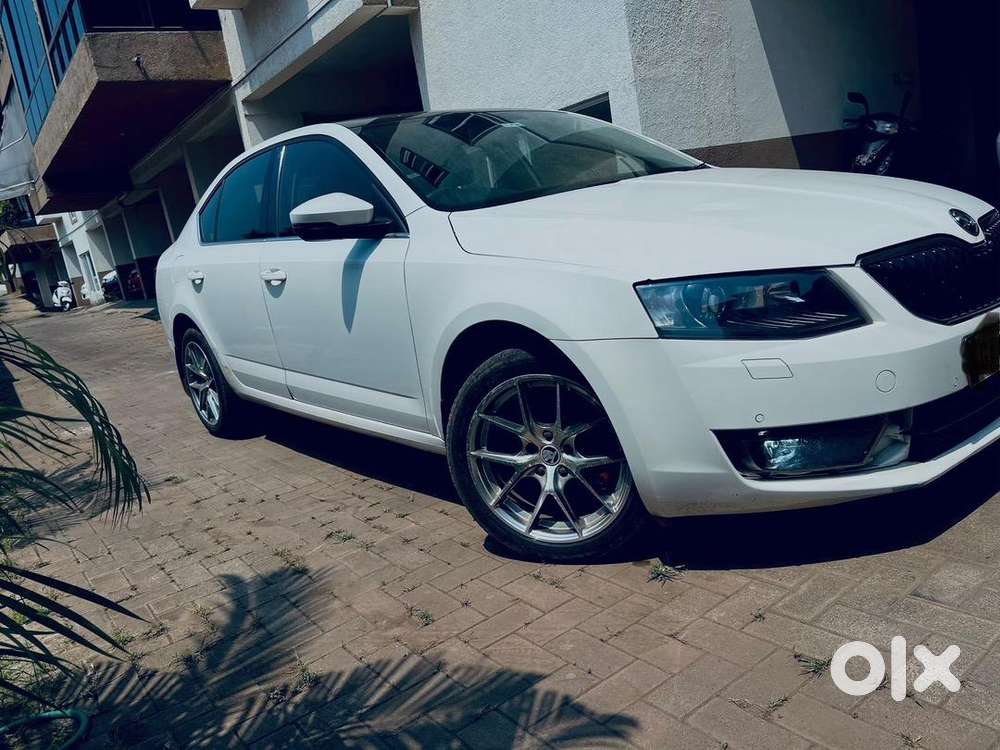 Well Maintained Mint Condition With Upgraded Wheels And Infotainment