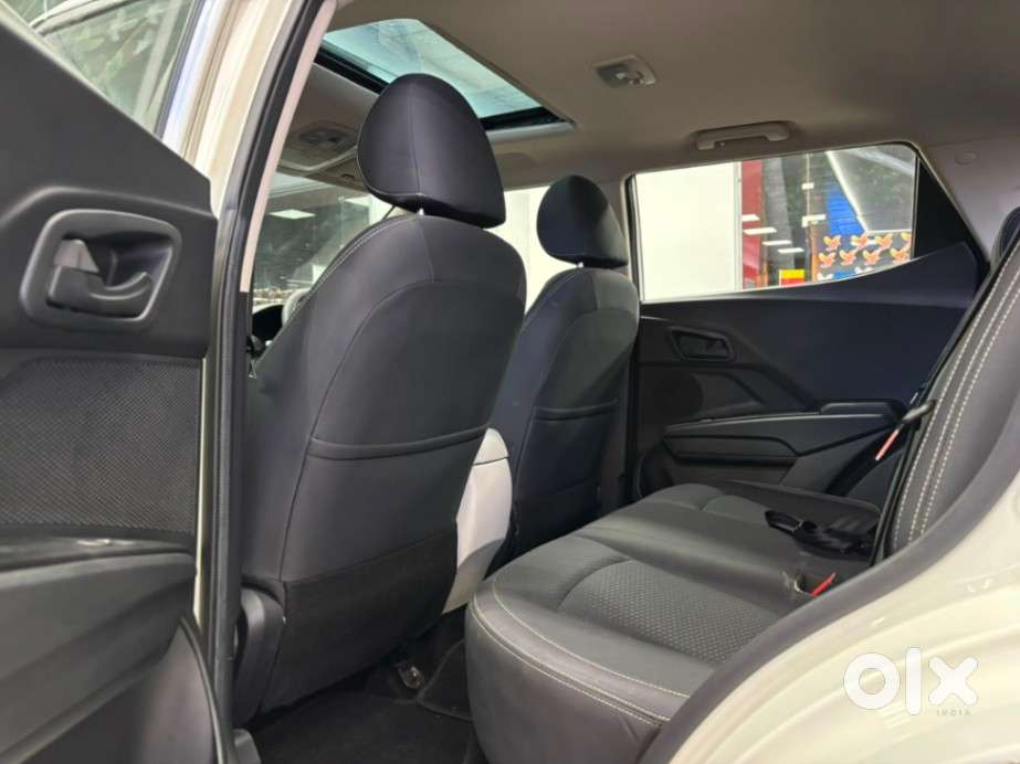 Mahindra Xuv300 W6, 2023, Petrol
