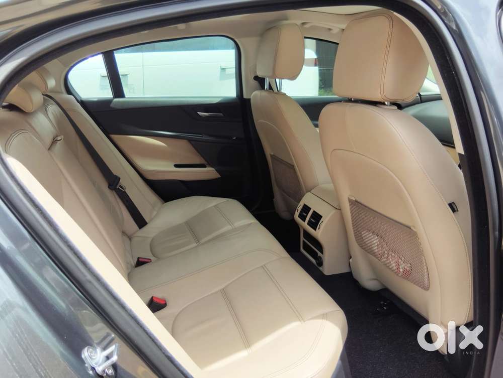 Jaguar Xe Prestige, 2016, Petrol