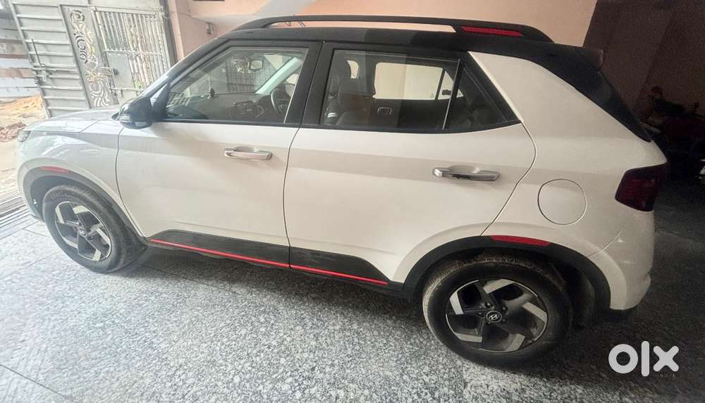Bs6 Under Oem Warranty - Limited Edition Hyundai Venue 2020 Petrol
