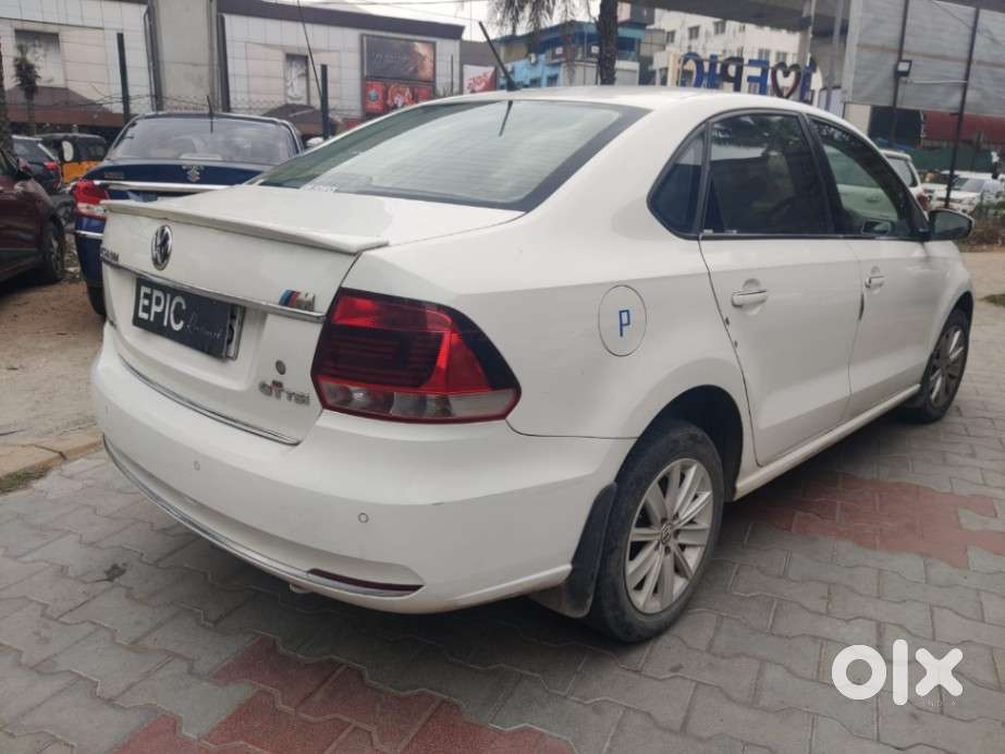 Volkswagen Vento 1.2 Highline Plus At 16 Alloy, 2016, Petrol