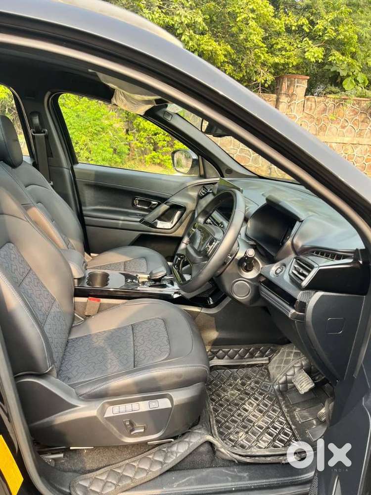 Tata Safari Accomplished Plus Dark Edition At, 2024, Diesel