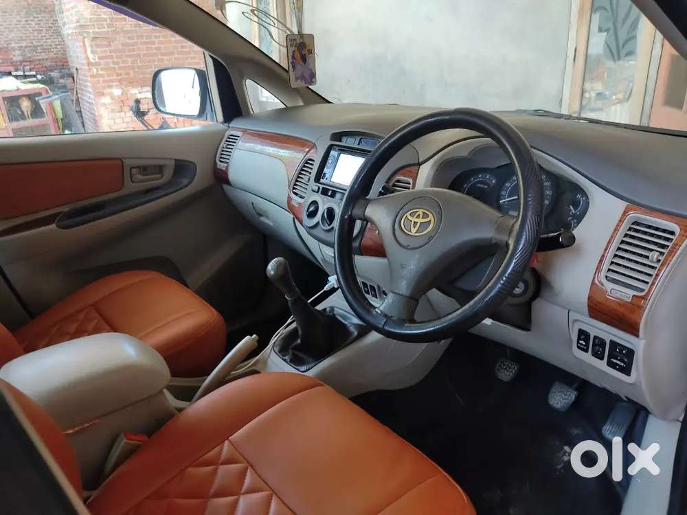 Toyota Innova 2.5 2012