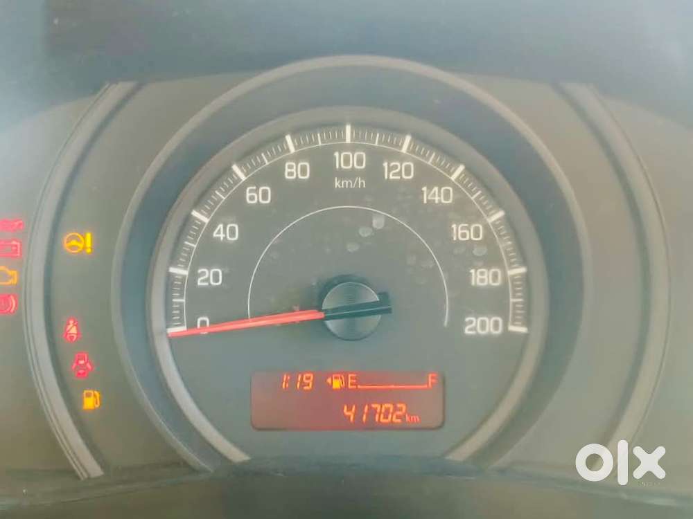 Maruti Suzuki Swift 1.2 Lxi (o), 2023, Cng & Hybrids