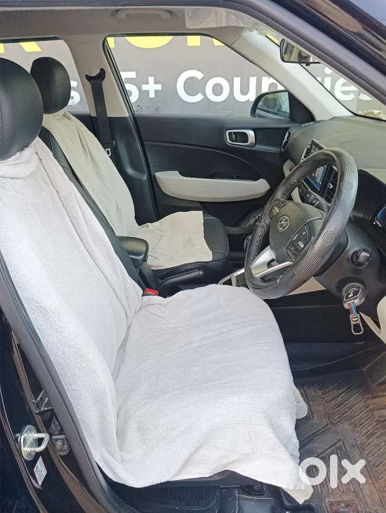 Well Maintained Single Hand Driven,hyundai Venue Mt Petrol 2025