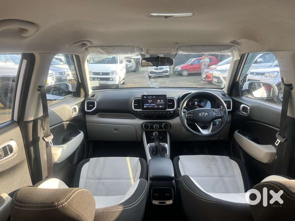Hyundai Venue 1.2 S (o), 2024, Petrol