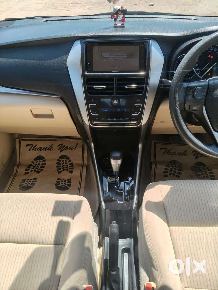 Toyota Yaris V Cvt, 2019, Petrol