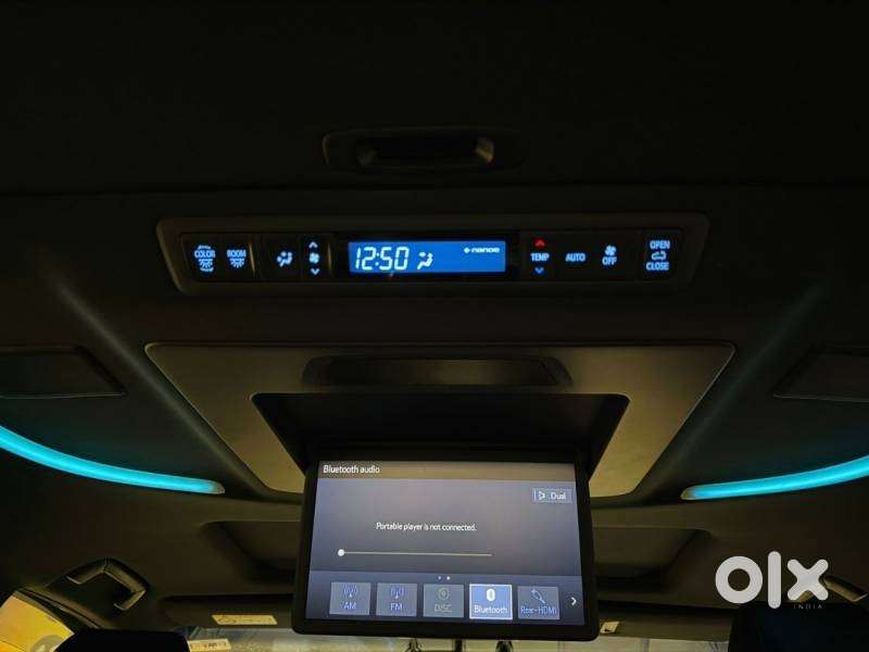 Toyota Vellfire 2.5 Executive Lounge, 2020, Petrol